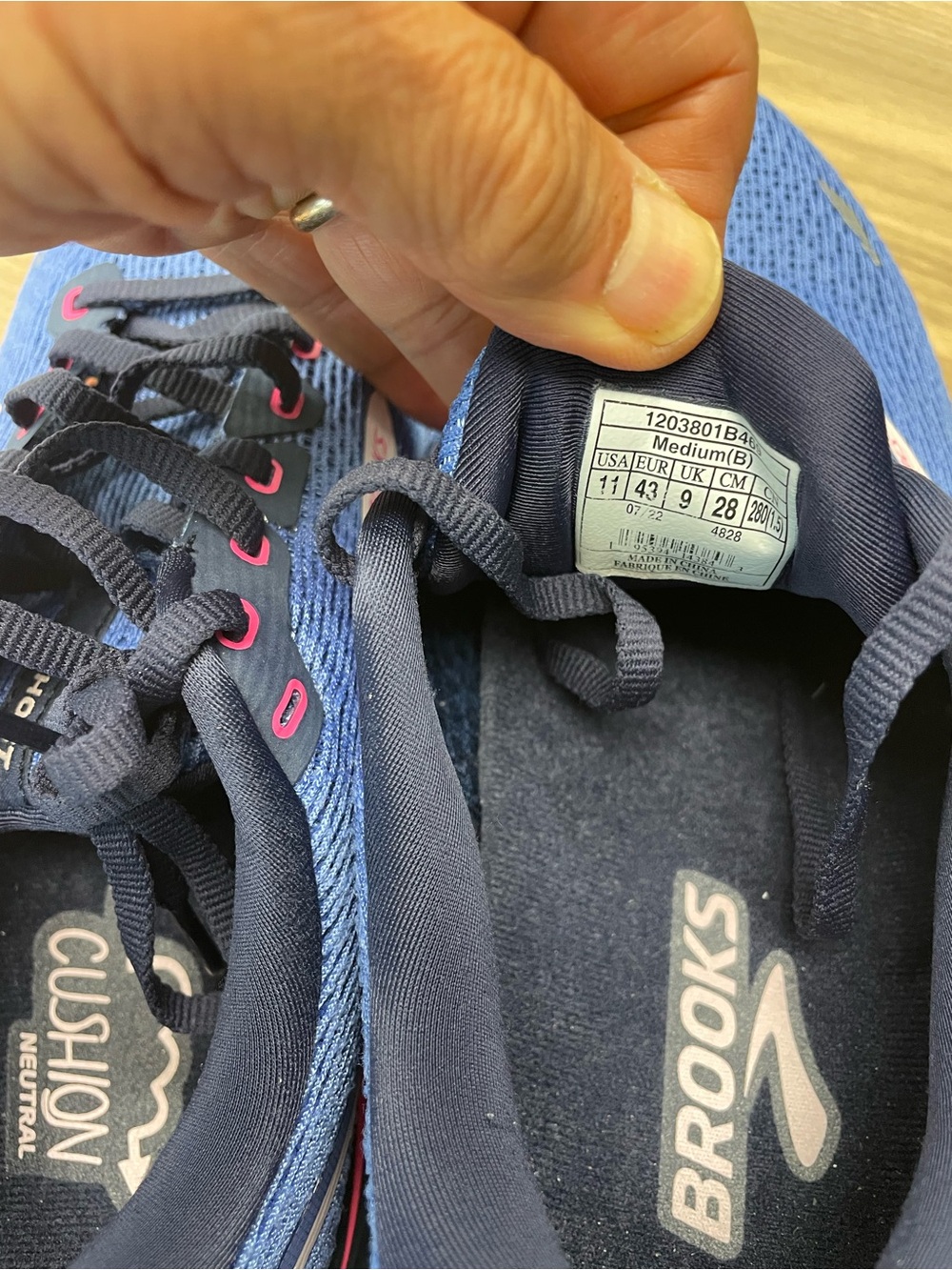 Like new Brooks Womens Ghost 15 Blue Running Road Shoes Size 11 - Picture 6 of 8